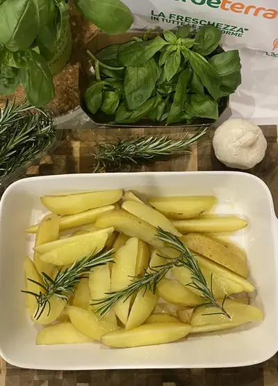 Spicchi di patate al forno